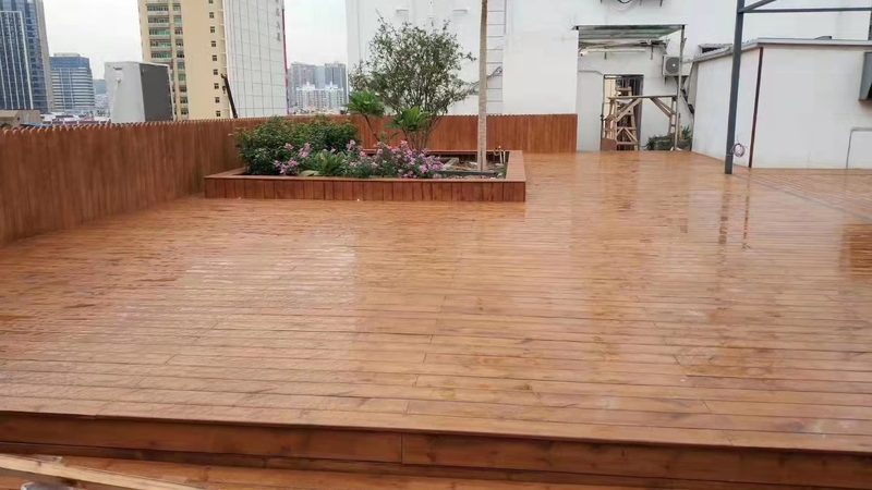 农村老木门翻新，比换新门更考验手艺